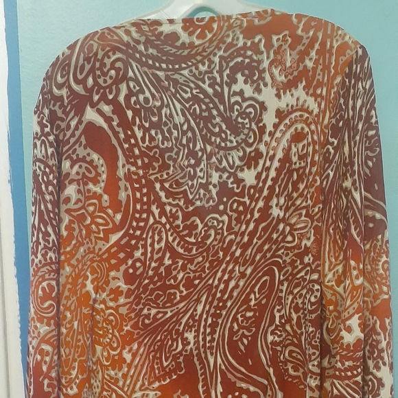 Red and gold lightweight low-cut  top 2X - Picture 3 of 3